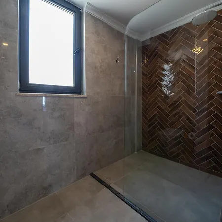 La Luccci Elite Concept *